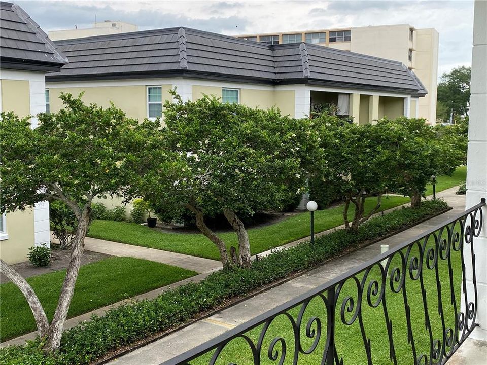 For Sale: $259,900 (2 beds, 2 baths, 1026 Square Feet)