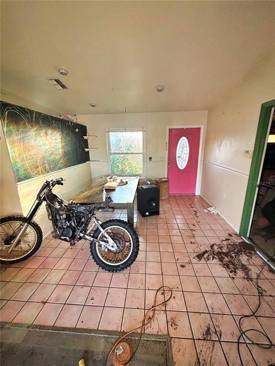 For Sale: $185,000 (3 beds, 2 baths, 1119 Square Feet)