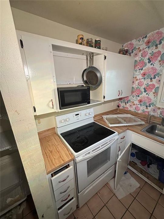 For Sale: $185,000 (3 beds, 2 baths, 1119 Square Feet)