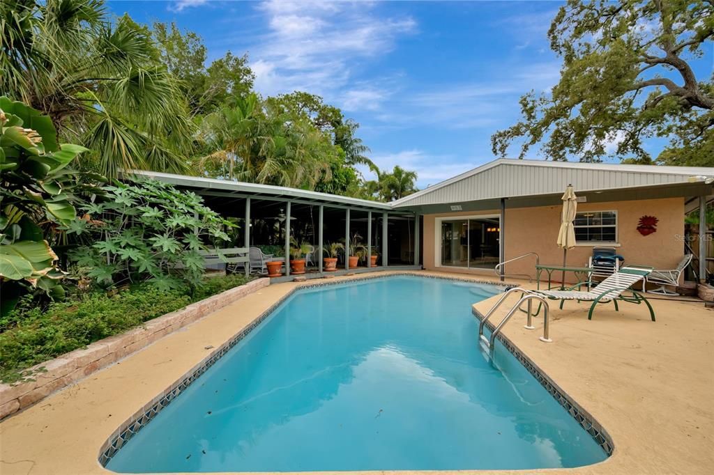 For Sale: $475,000 (2 beds, 2 baths, 1574 Square Feet)