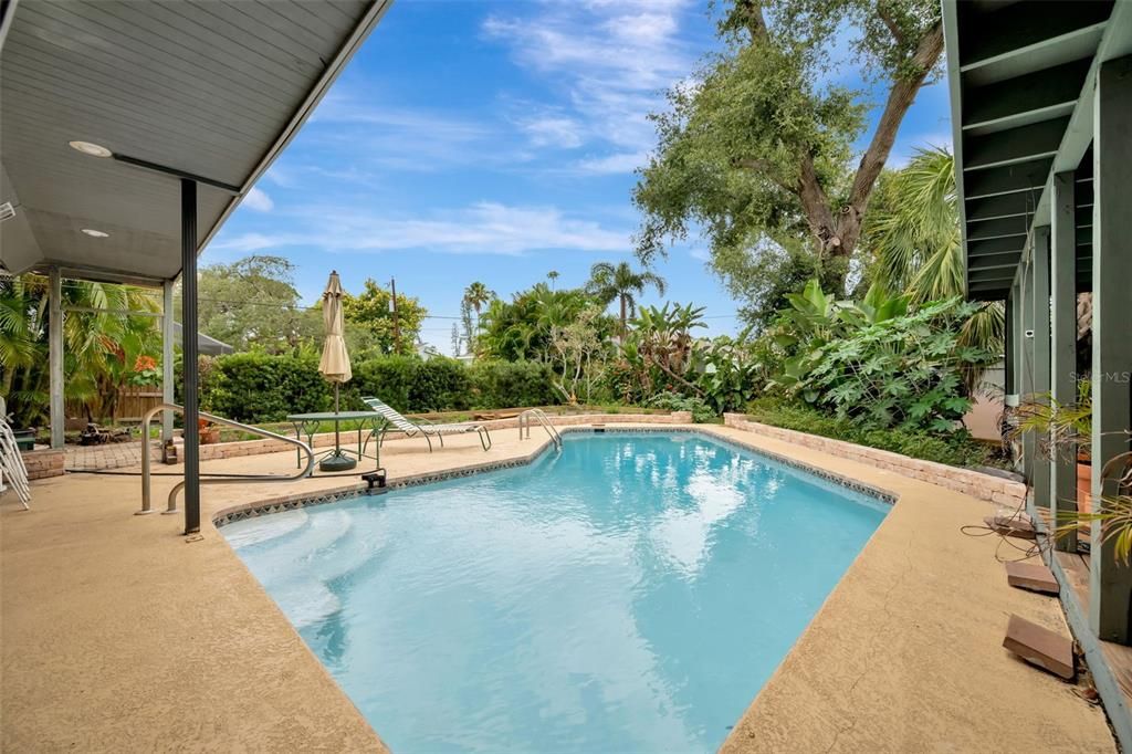 For Sale: $475,000 (2 beds, 2 baths, 1574 Square Feet)