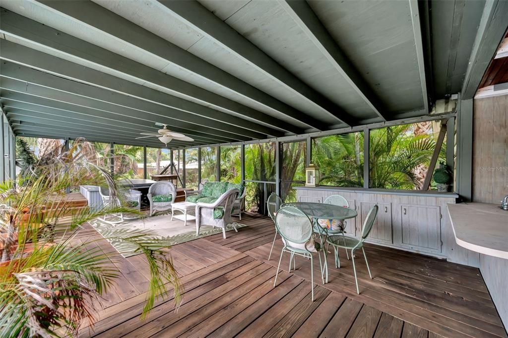 For Sale: $475,000 (2 beds, 2 baths, 1574 Square Feet)