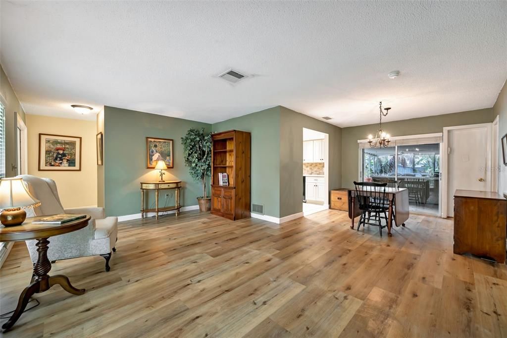 For Sale: $475,000 (2 beds, 2 baths, 1574 Square Feet)