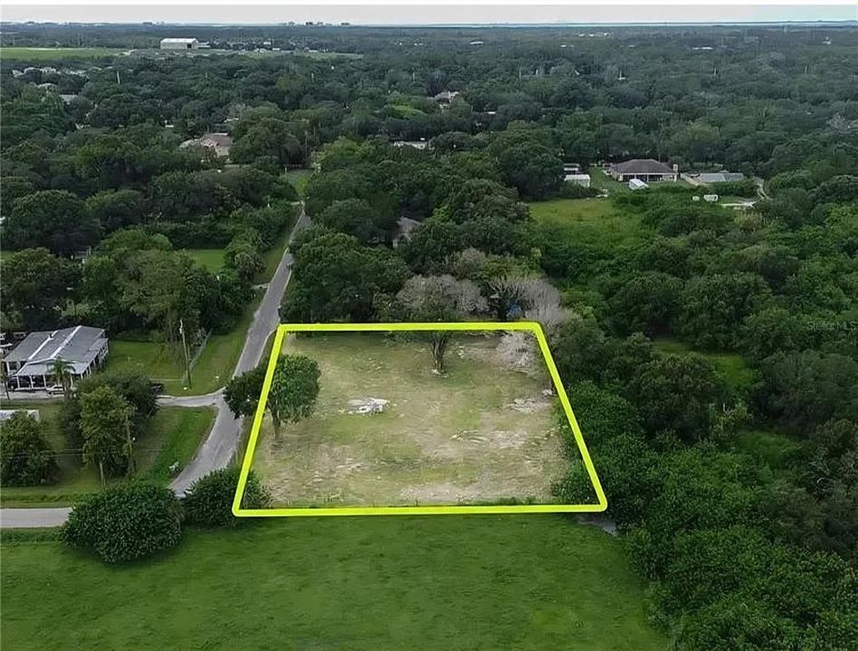 En Venta: $399,000 (0.70 acres)