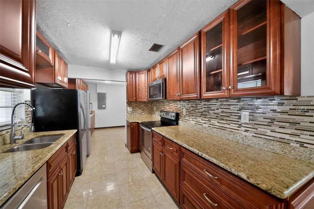 For Sale: $329,900 (3 beds, 2 baths, 1313 Square Feet)
