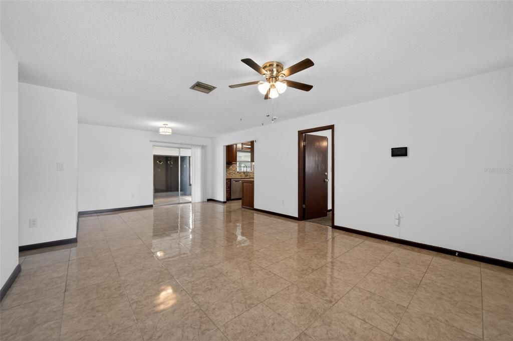 For Sale: $329,900 (3 beds, 2 baths, 1313 Square Feet)