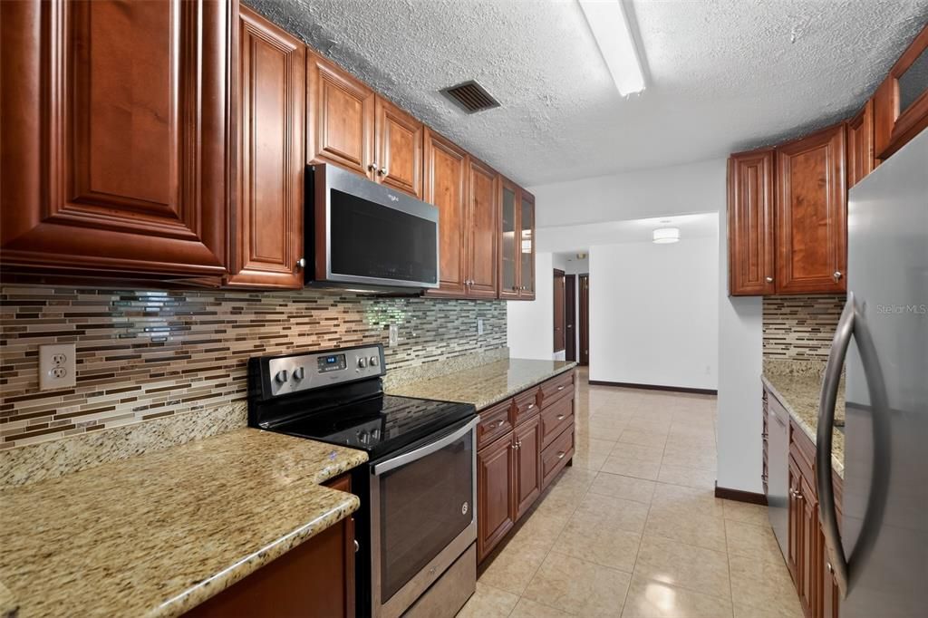For Sale: $329,900 (3 beds, 2 baths, 1313 Square Feet)