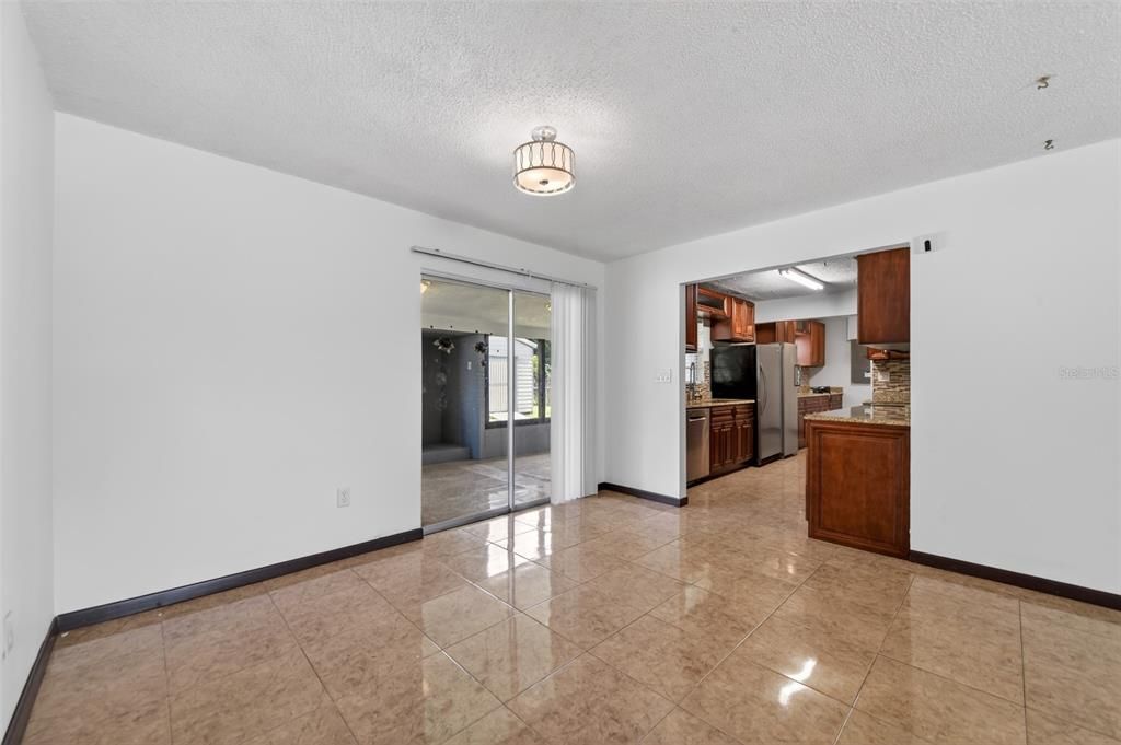 For Sale: $329,900 (3 beds, 2 baths, 1313 Square Feet)