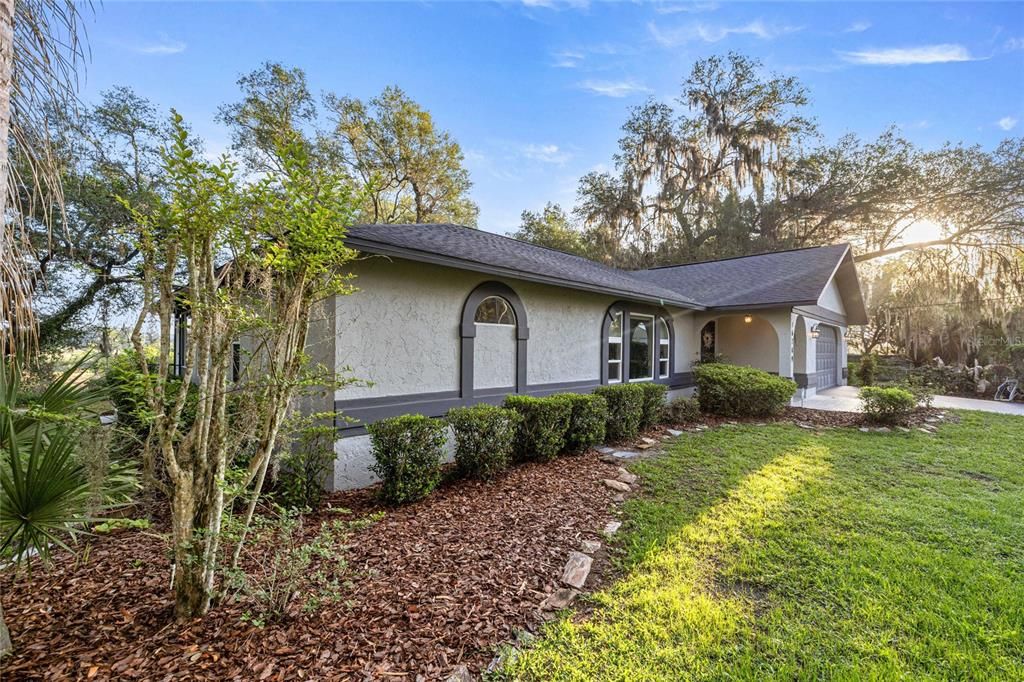 For Sale: $319,999 (3 beds, 2 baths, 2100 Square Feet)