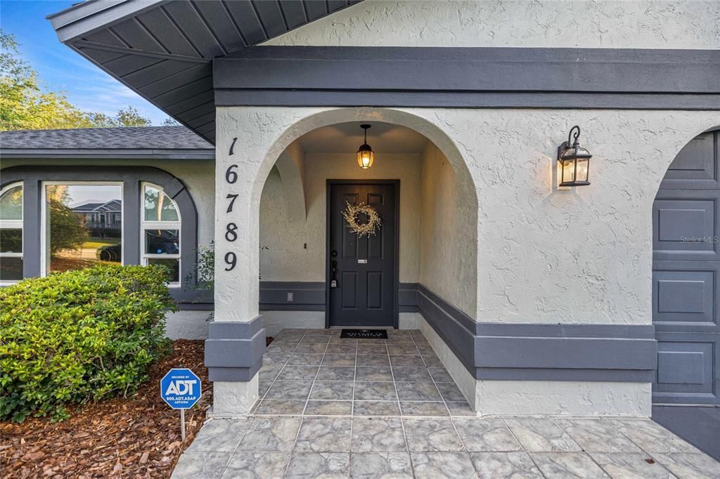 For Sale: $319,999 (3 beds, 2 baths, 2100 Square Feet)