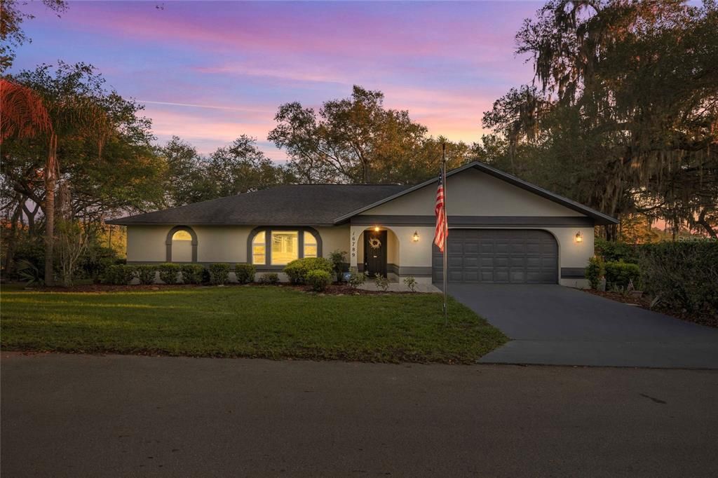 For Sale: $319,999 (3 beds, 2 baths, 2100 Square Feet)