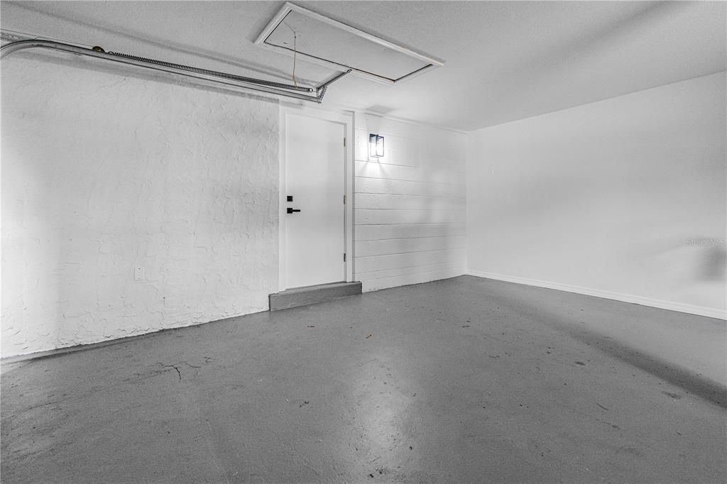 Activo con contrato: $370,000 (3 camas, 2 baños, 1617 Pies cuadrados)