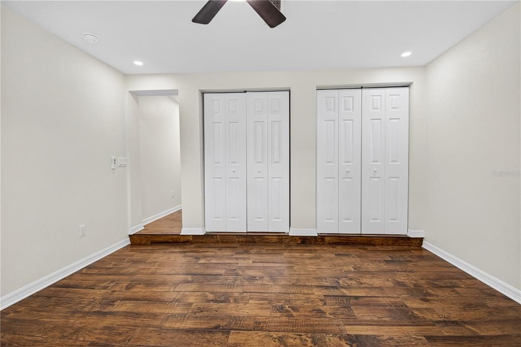 Activo con contrato: $370,000 (3 camas, 2 baños, 1617 Pies cuadrados)