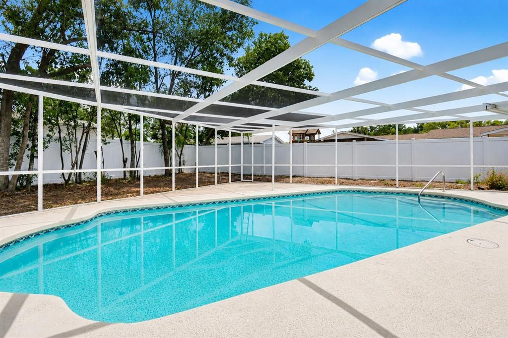 Activo con contrato: $370,000 (3 camas, 2 baños, 1617 Pies cuadrados)