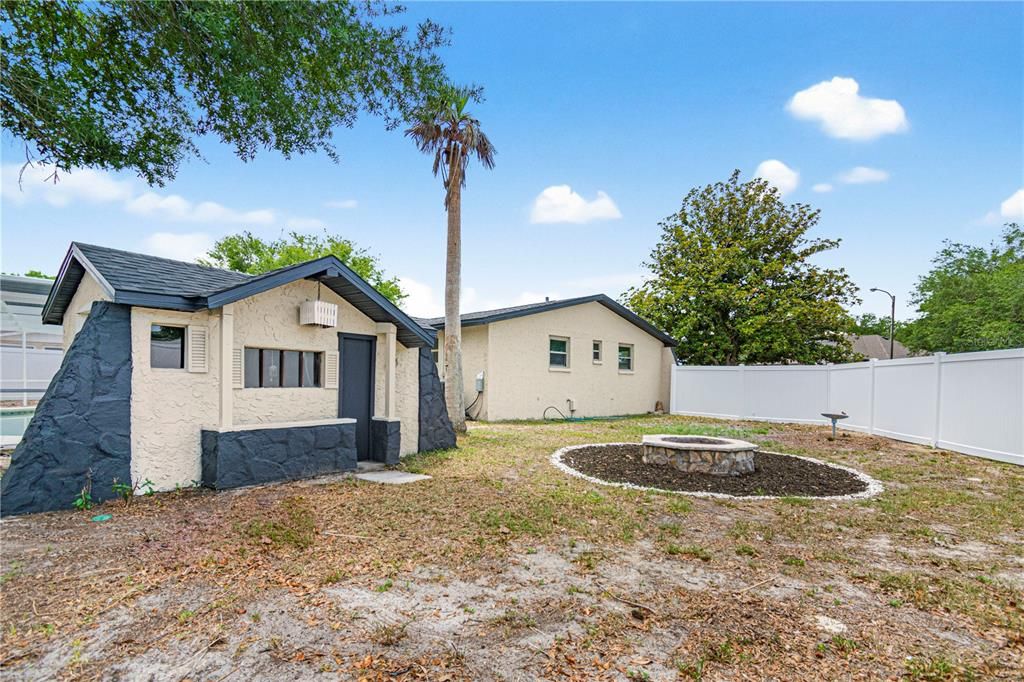 Activo con contrato: $370,000 (3 camas, 2 baños, 1617 Pies cuadrados)