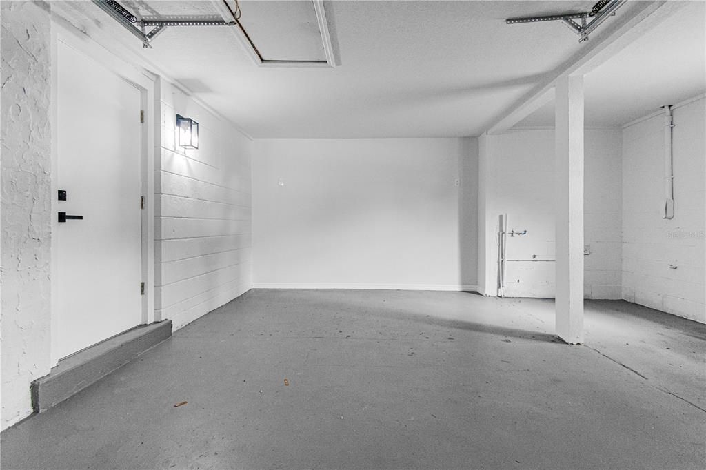 Activo con contrato: $370,000 (3 camas, 2 baños, 1617 Pies cuadrados)