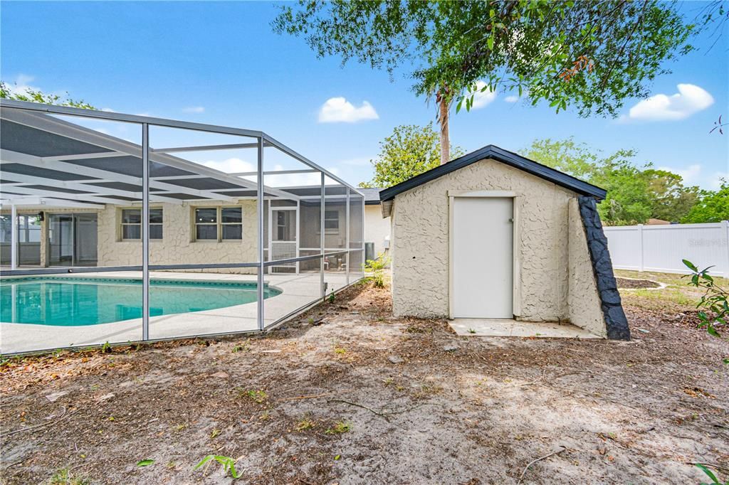 Activo con contrato: $370,000 (3 camas, 2 baños, 1617 Pies cuadrados)
