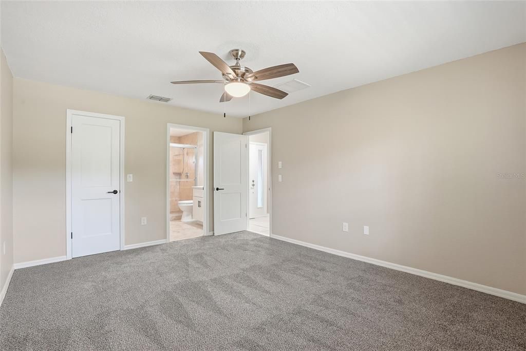 Activo con contrato: $294,900 (3 camas, 2 baños, 1260 Pies cuadrados)