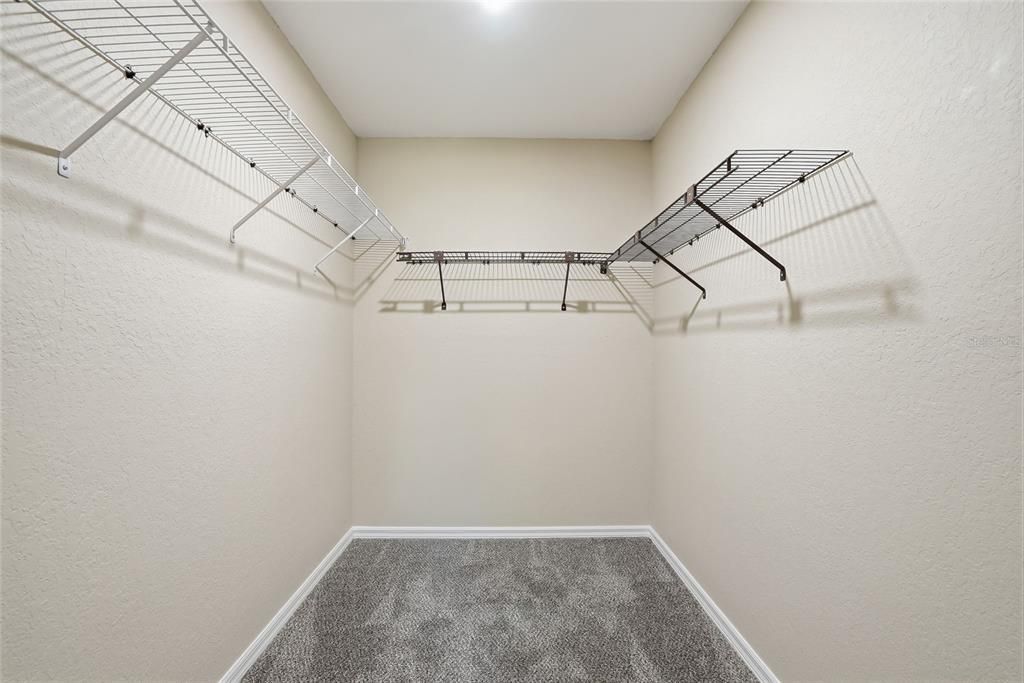Activo con contrato: $294,900 (3 camas, 2 baños, 1260 Pies cuadrados)