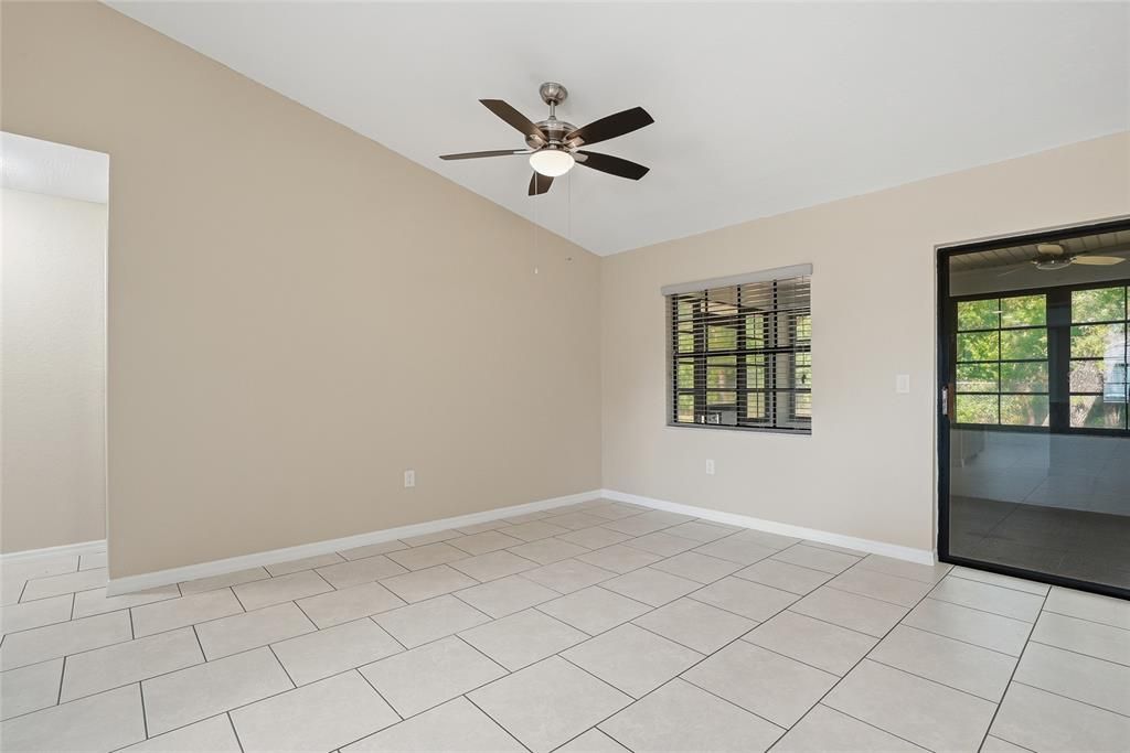 Activo con contrato: $294,900 (3 camas, 2 baños, 1260 Pies cuadrados)