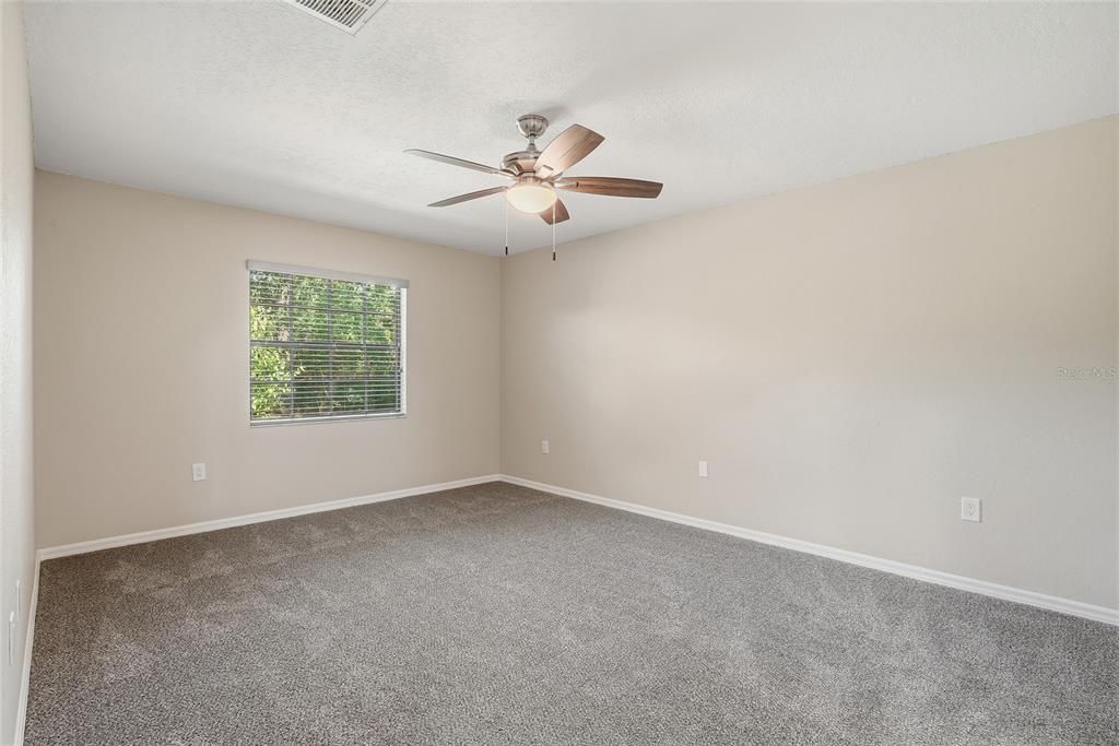 Activo con contrato: $294,900 (3 camas, 2 baños, 1260 Pies cuadrados)