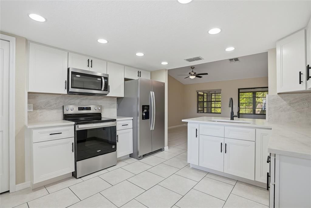 Activo con contrato: $294,900 (3 camas, 2 baños, 1260 Pies cuadrados)