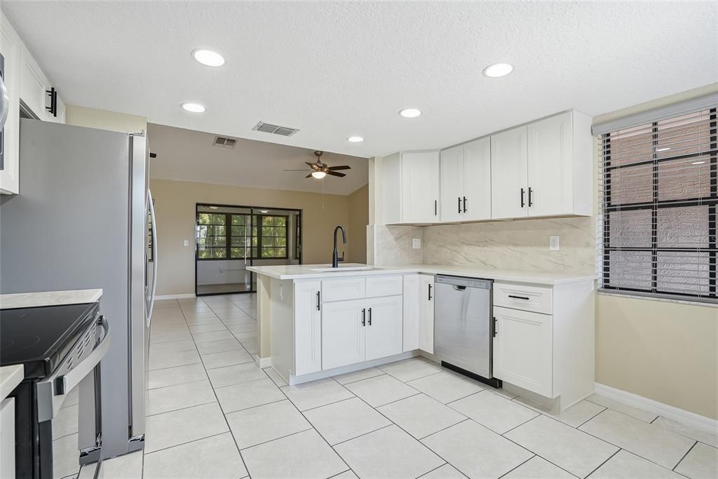 Activo con contrato: $294,900 (3 camas, 2 baños, 1260 Pies cuadrados)