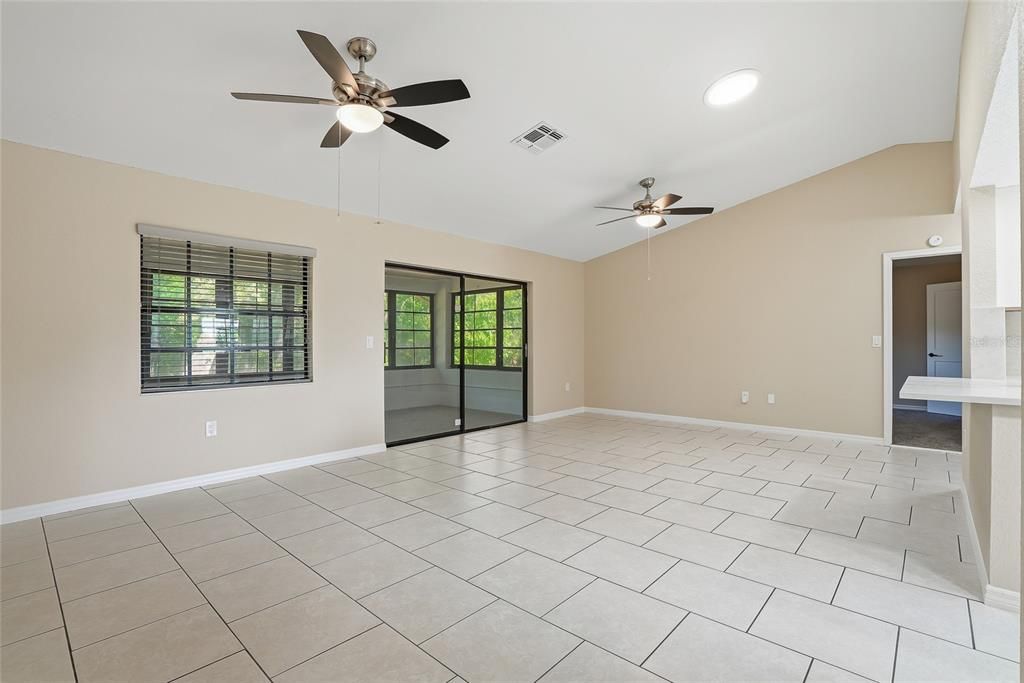Activo con contrato: $294,900 (3 camas, 2 baños, 1260 Pies cuadrados)