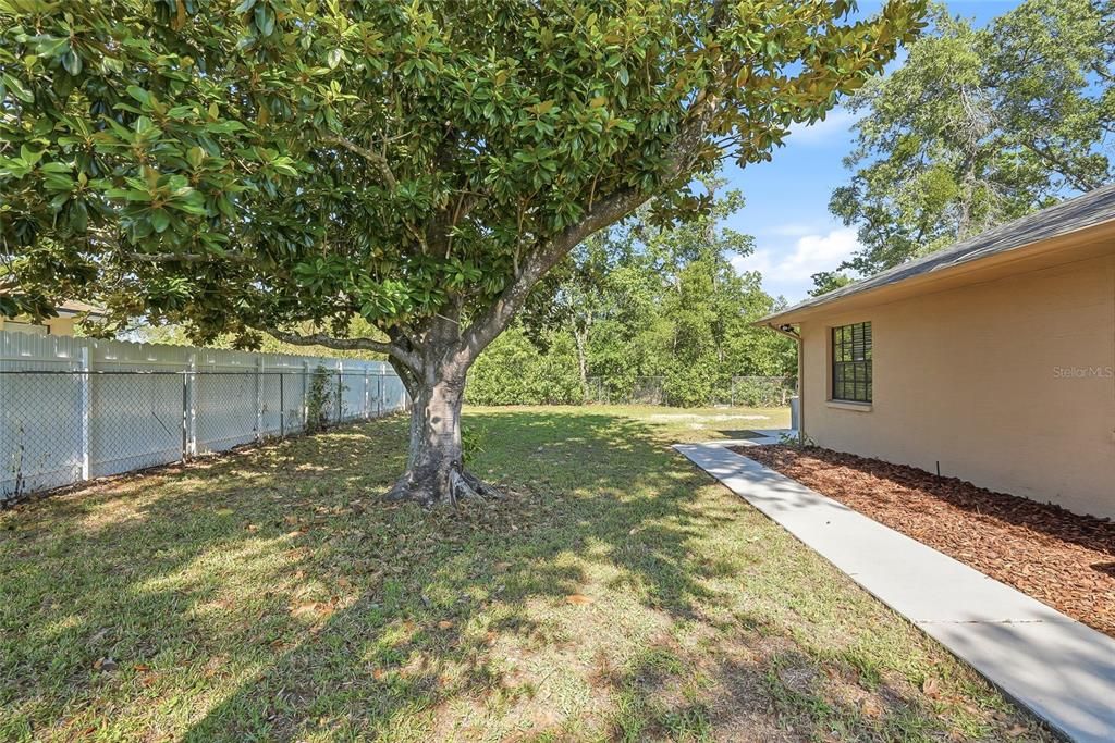 Activo con contrato: $294,900 (3 camas, 2 baños, 1260 Pies cuadrados)