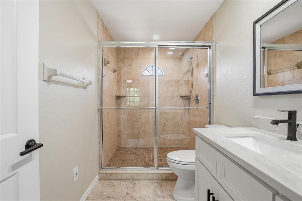 Activo con contrato: $294,900 (3 camas, 2 baños, 1260 Pies cuadrados)