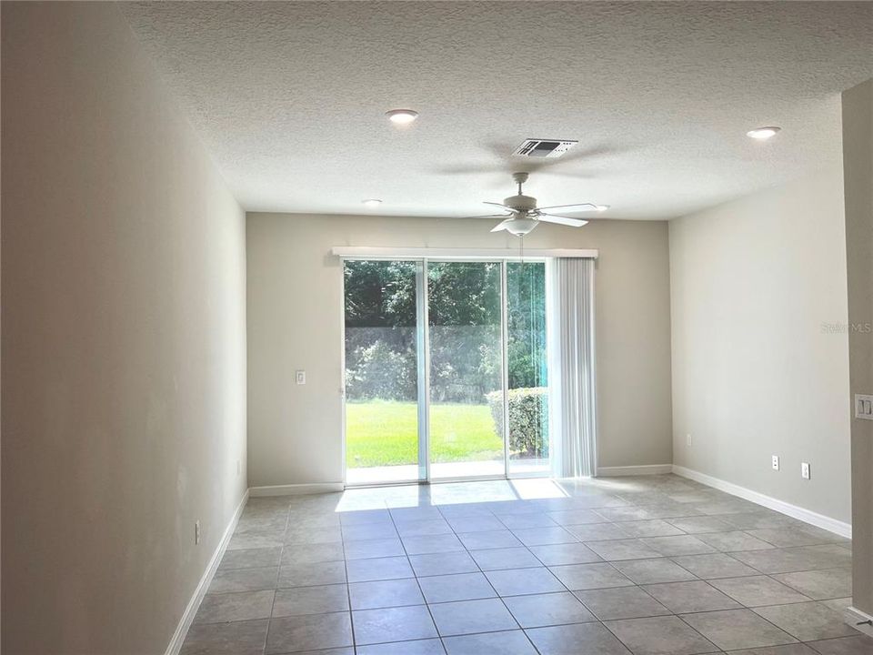 En Venta: $299,900 (2 camas, 2 baños, 1549 Pies cuadrados)