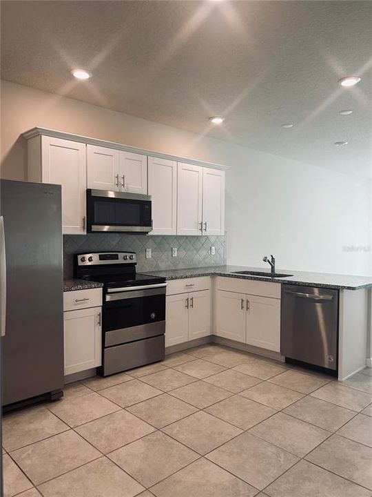 En Venta: $299,900 (2 camas, 2 baños, 1549 Pies cuadrados)