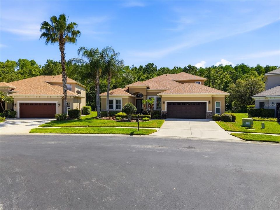 For Sale: $715,000 (5 beds, 4 baths, 3055 Square Feet)
