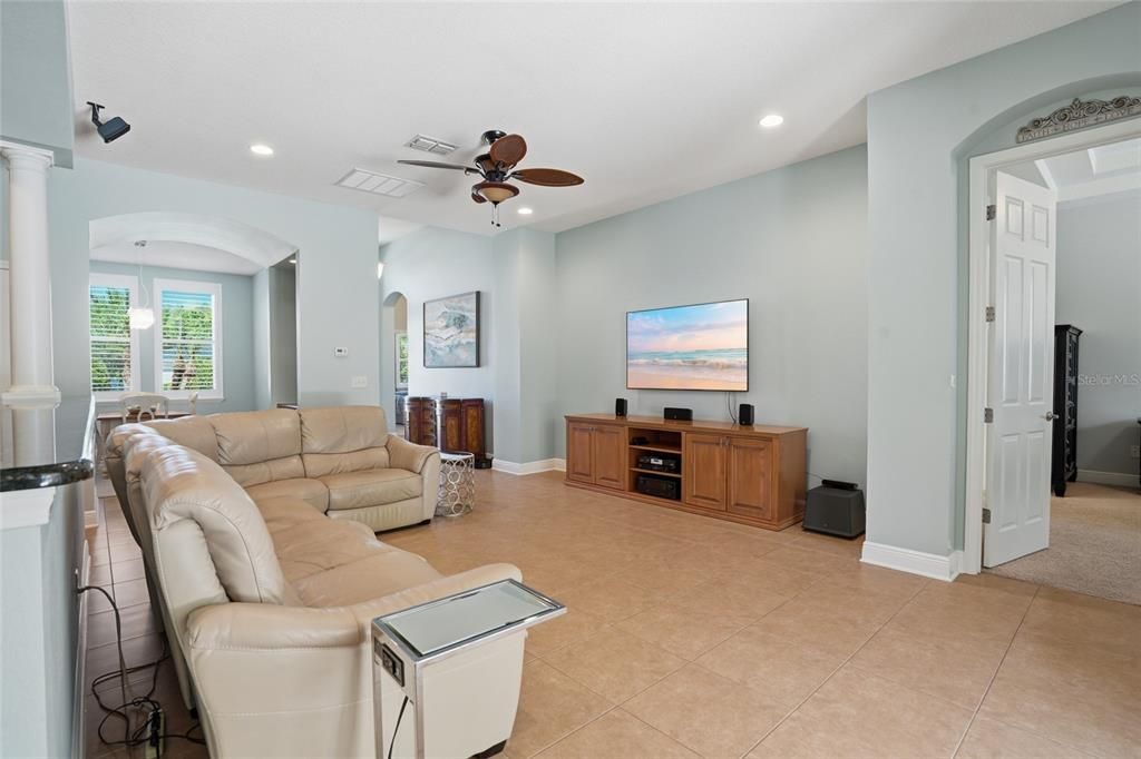 For Sale: $715,000 (5 beds, 4 baths, 3055 Square Feet)