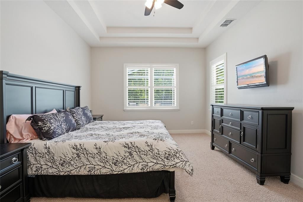 For Sale: $715,000 (5 beds, 4 baths, 3055 Square Feet)