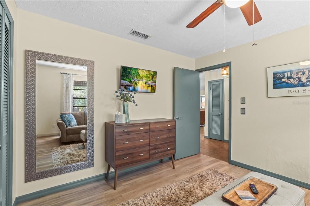 En Venta: $795,000 (3 camas, 2 baños, 2140 Pies cuadrados)