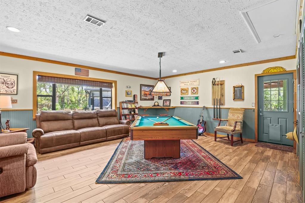 En Venta: $795,000 (3 camas, 2 baños, 2140 Pies cuadrados)
