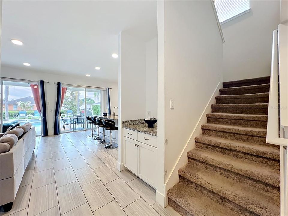 For Sale: $599,000 (5 beds, 5 baths, 2570 Square Feet)