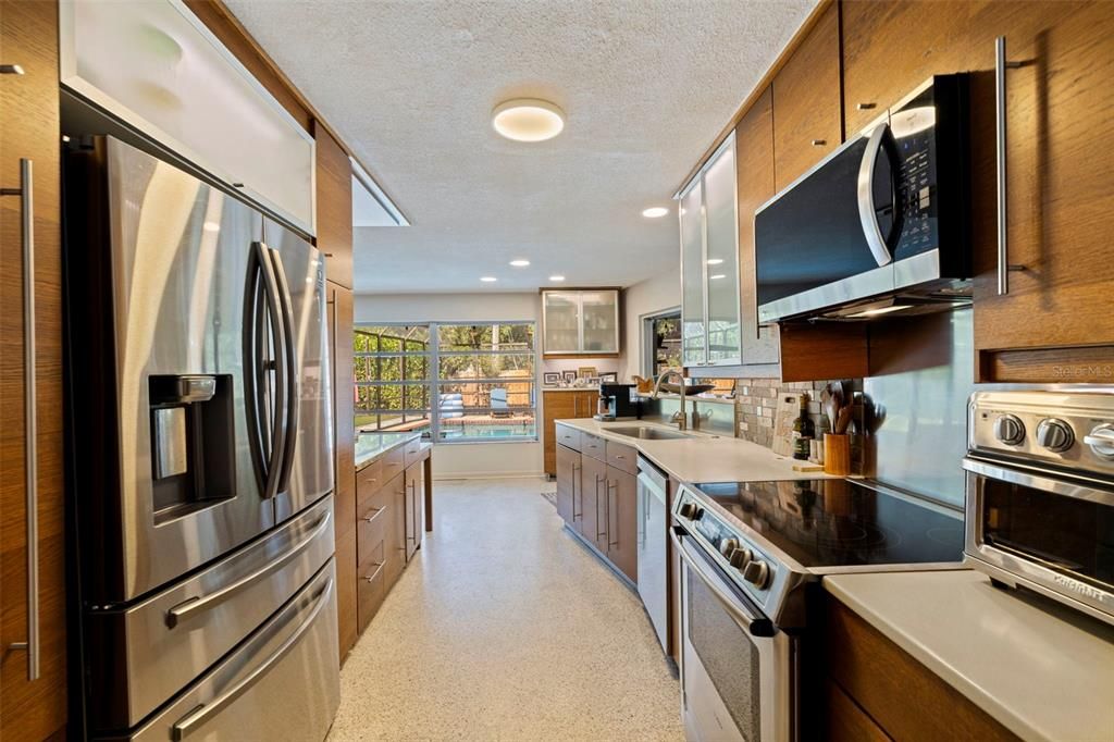 Activo con contrato: $674,900 (2 camas, 2 baños, 1636 Pies cuadrados)