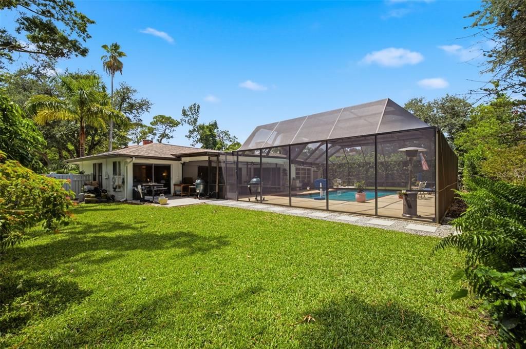 Activo con contrato: $674,900 (2 camas, 2 baños, 1636 Pies cuadrados)