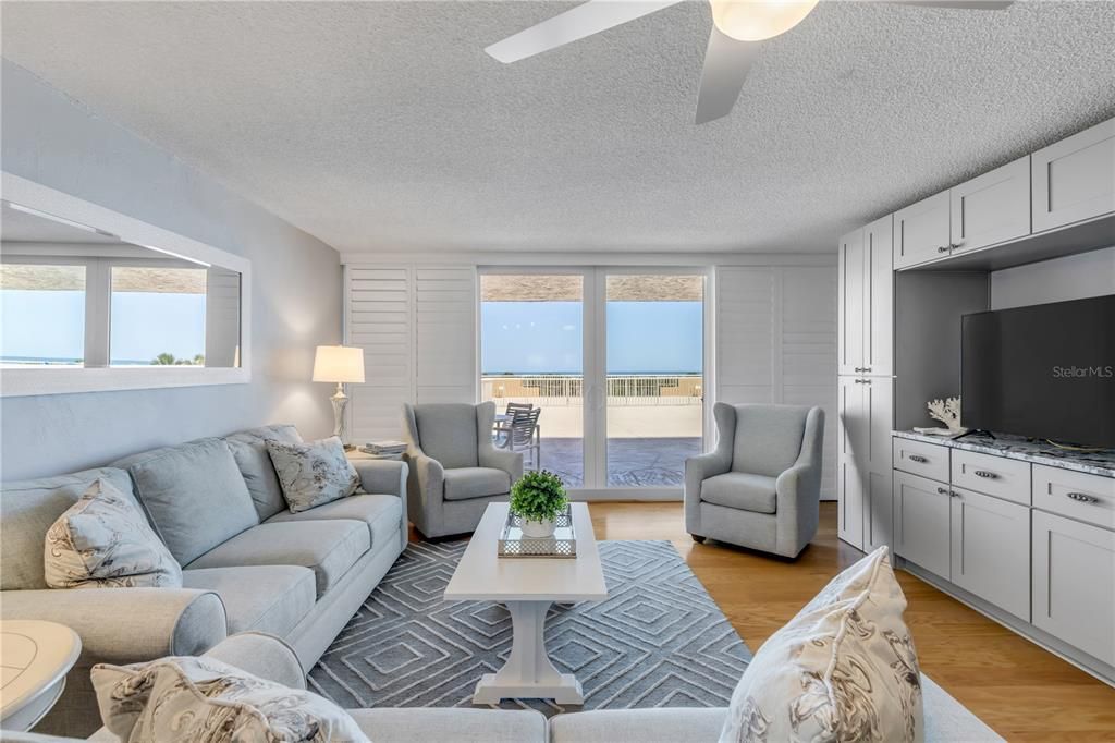 待售: $925,000 (2 贝兹, 2 浴室, 1489 平方英尺)
