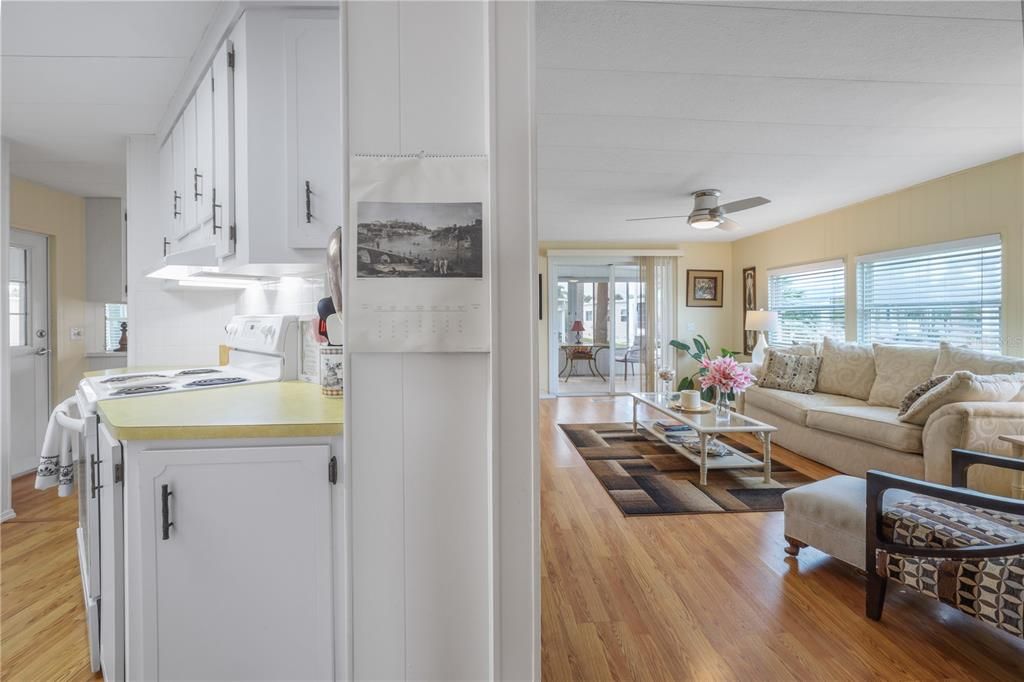En Venta: $174,900 (2 camas, 2 baños, 1008 Pies cuadrados)