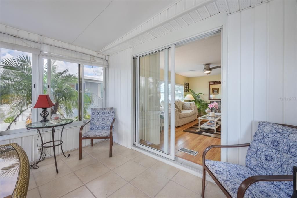 En Venta: $174,900 (2 camas, 2 baños, 1008 Pies cuadrados)
