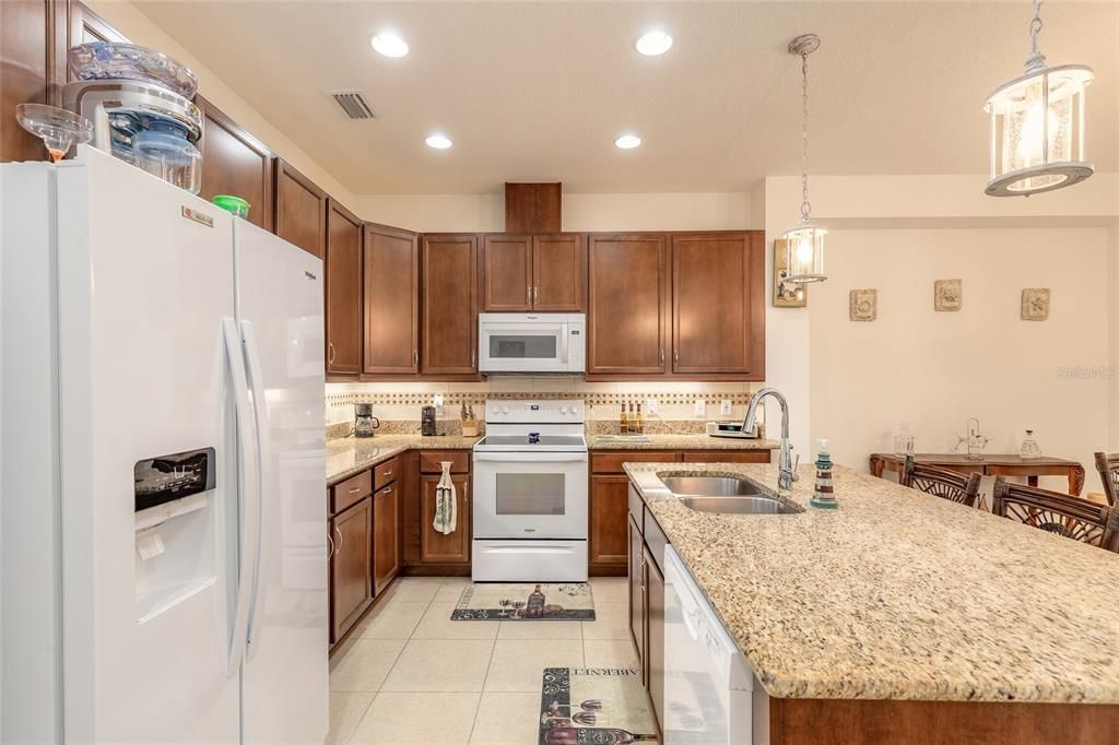 For Sale: $472,500 (2 beds, 2 baths, 1563 Square Feet)