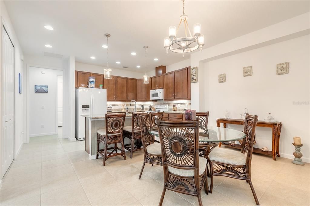 For Sale: $472,500 (2 beds, 2 baths, 1563 Square Feet)