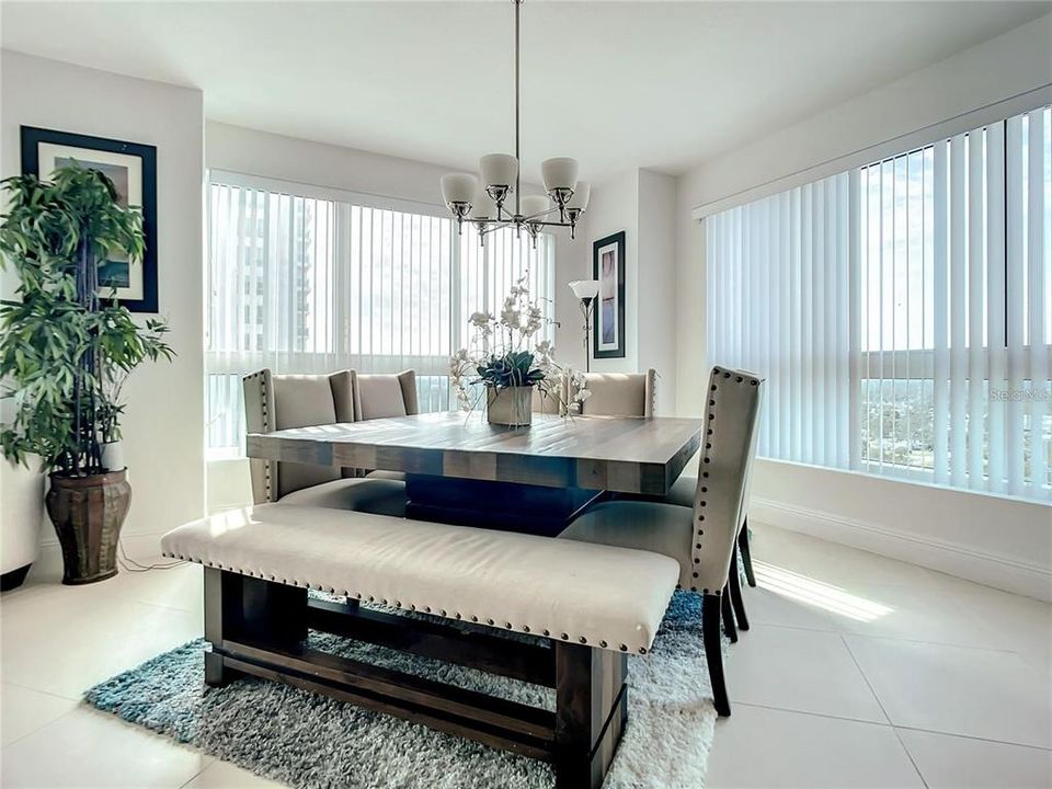 For Sale: $455,000 (3 beds, 3 baths, 2079 Square Feet)