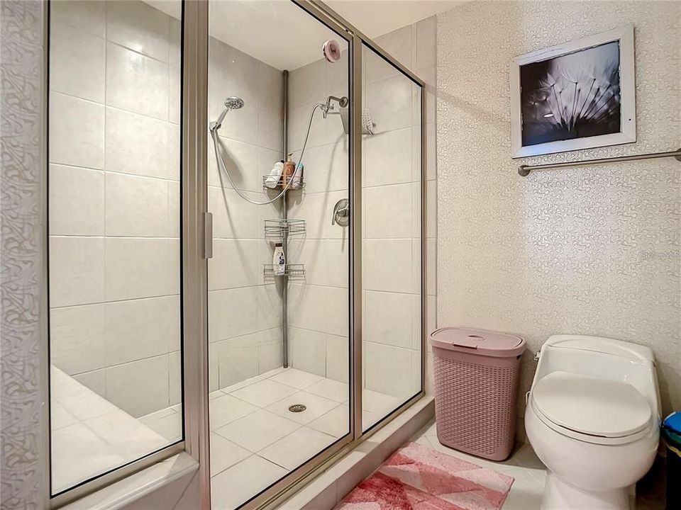 For Sale: $455,000 (3 beds, 3 baths, 2079 Square Feet)