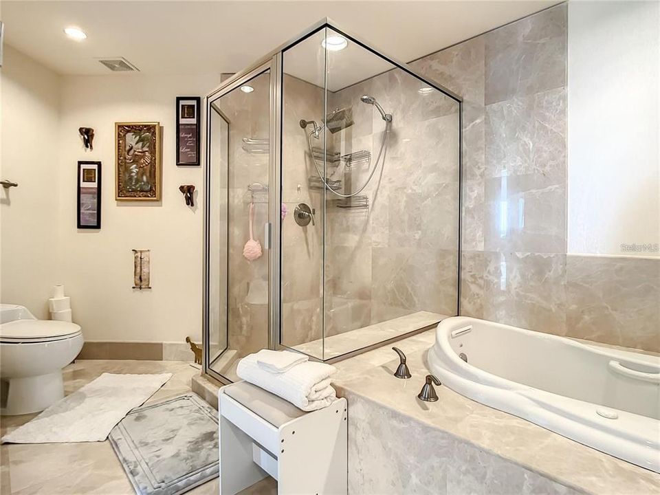 For Sale: $455,000 (3 beds, 3 baths, 2079 Square Feet)