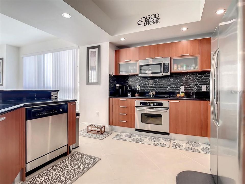For Sale: $455,000 (3 beds, 3 baths, 2079 Square Feet)