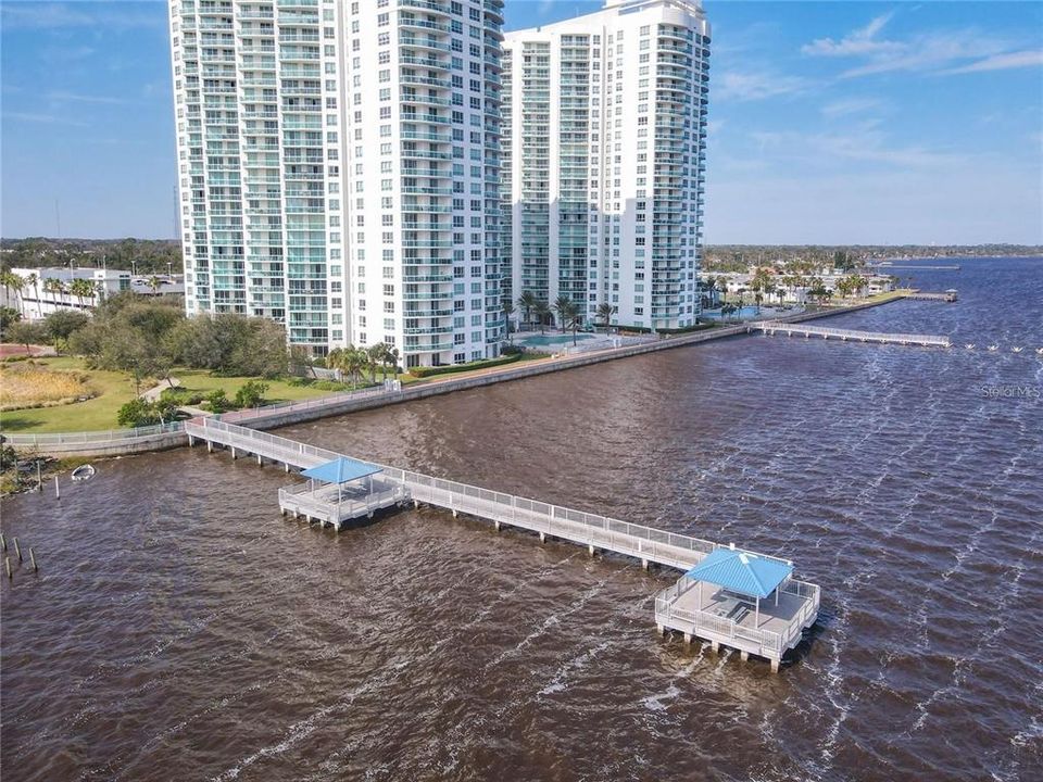 For Sale: $455,000 (3 beds, 3 baths, 2079 Square Feet)